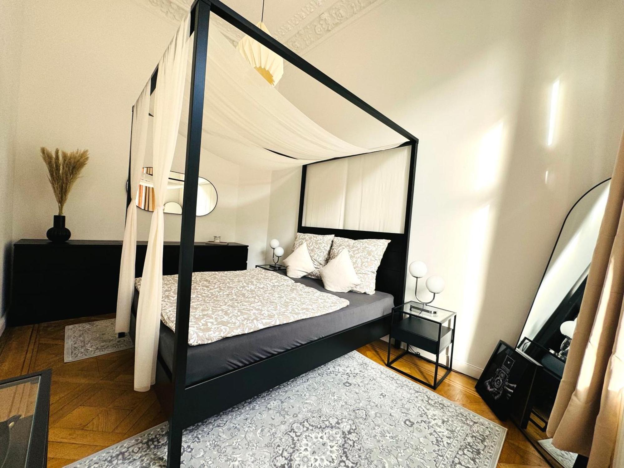 Superhosts Zentrum - Parkplatz - Badewanne - Netflix - Kaffee BRE エクステリア 写真