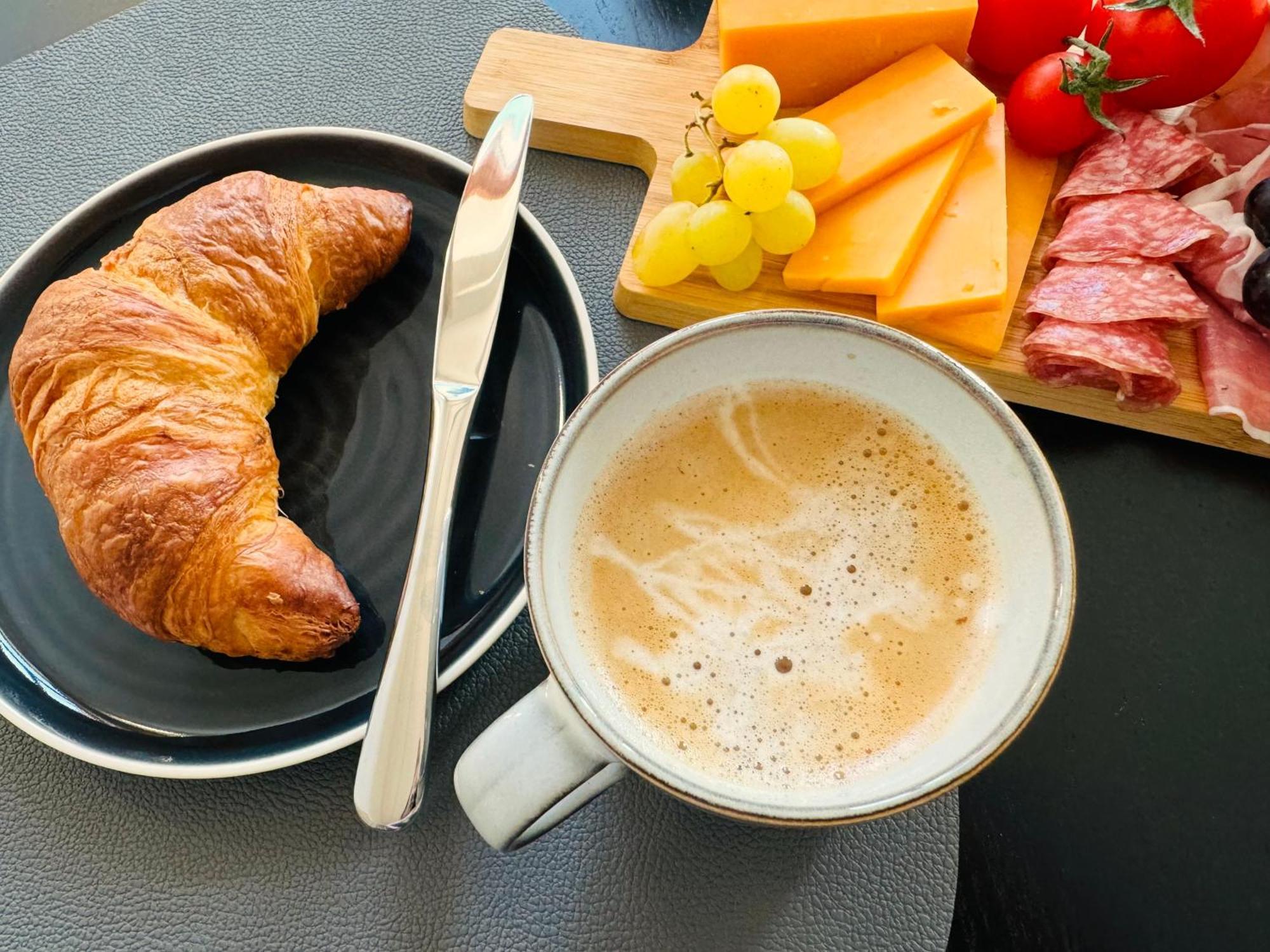 Superhosts Zentrum - Parkplatz - Badewanne - Netflix - Kaffee BRE エクステリア 写真