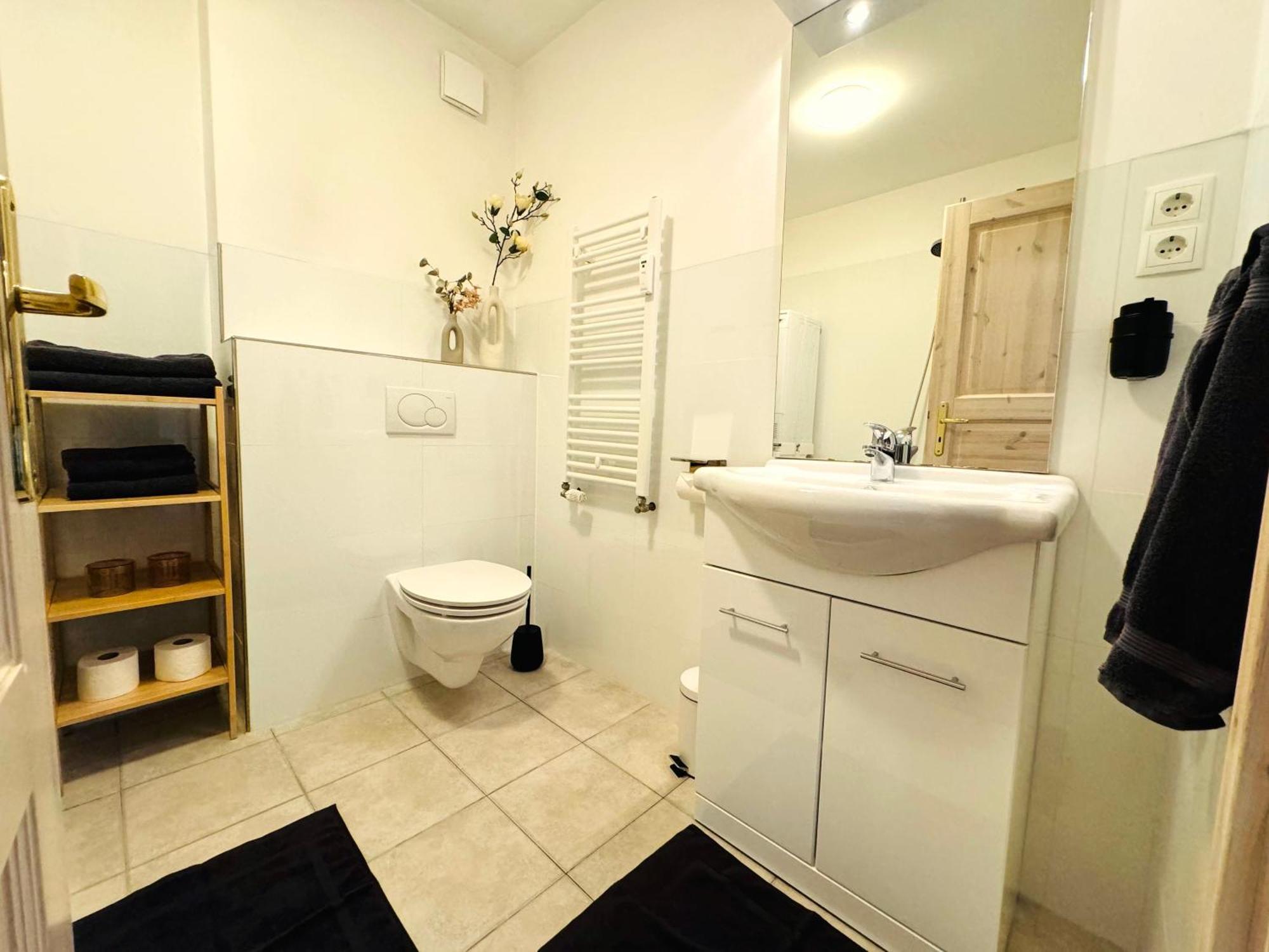 Superhosts Zentrum - Parkplatz - Badewanne - Netflix - Kaffee BRE エクステリア 写真